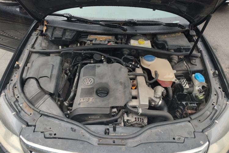 Used Volkswagen Passat 2009 1.8T Manual Luxury Model Engine Bay
