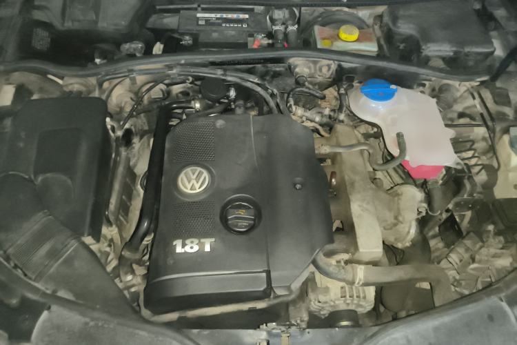 Used Volkswagen Passat 2009 1.8T Manual Luxury Model Engine Bay