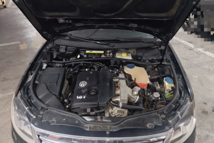 Used Volkswagen Passat 2009 1.8T Automatic Zunjie Model Engine Bay