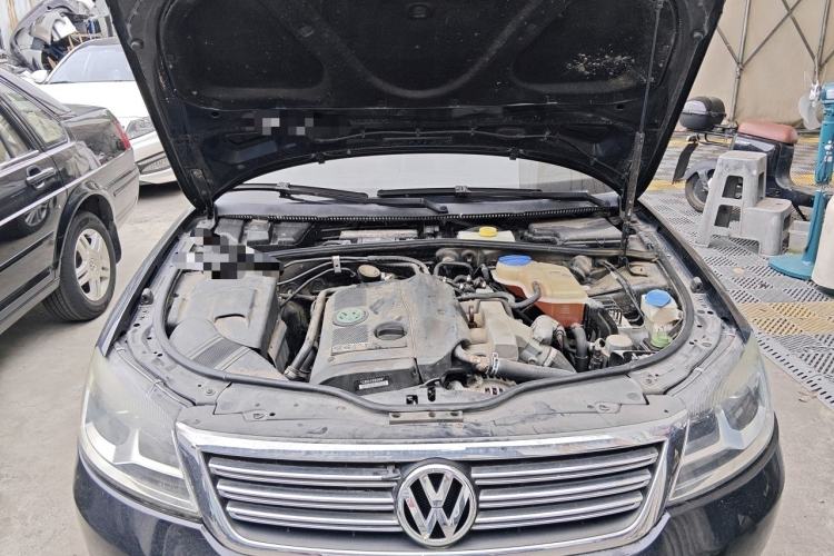 Used Volkswagen Passat 2009 1.8T Automatic Luxury Edition Engine Bay