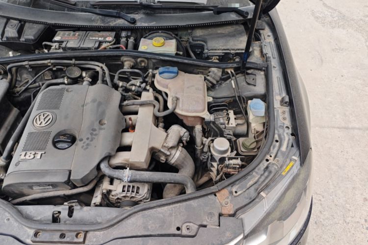 Used Volkswagen Passat 2009 1.8T Automatic Zunjie Model Engine Bay Left