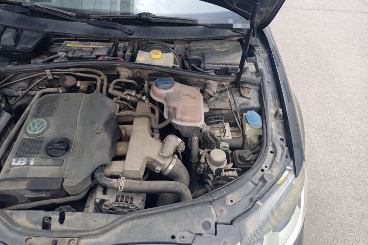 Used Volkswagen Passat 2009 1.8T Automatic Prestige Model Engine Bay Left