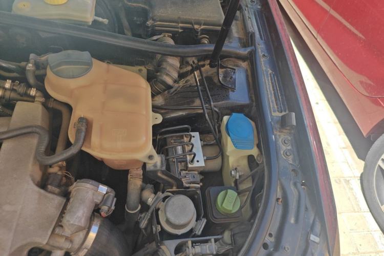 Used Volkswagen Passat 2009 1.8T Automatic Prestige Model Engine Bay Left