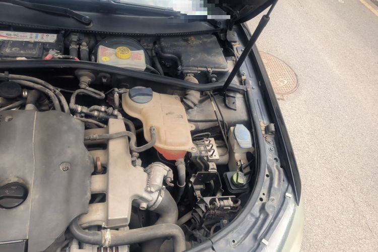 Used Volkswagen Passat 2009 1.8T Manual Luxury Model Engine Bay Left