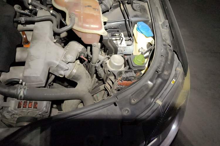 Used Volkswagen Passat 2009 1.8T Automatic Zunjie Model Engine Bay Left