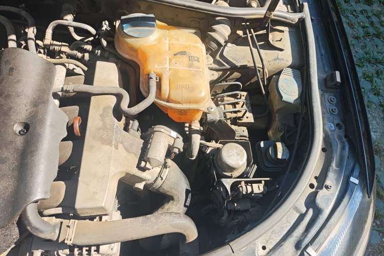 Used Volkswagen Passat 2009 1.8T Automatic Luxury Edition Engine Bay Left