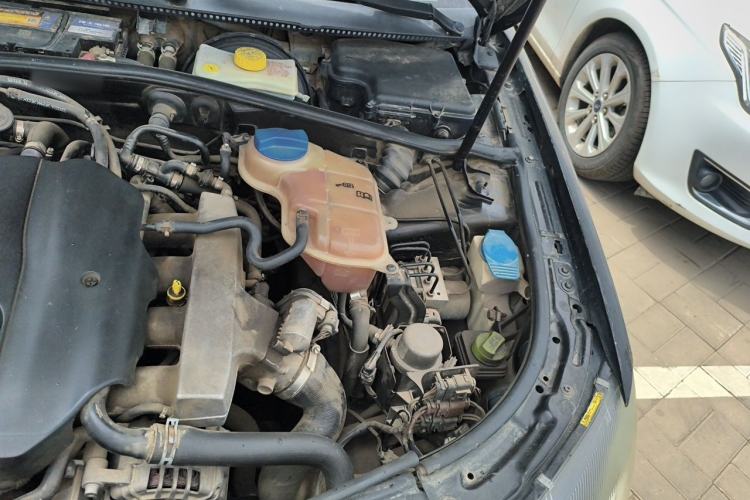 Used Volkswagen Passat 2009 1.8T Automatic Zunjie Model Engine Bay Left