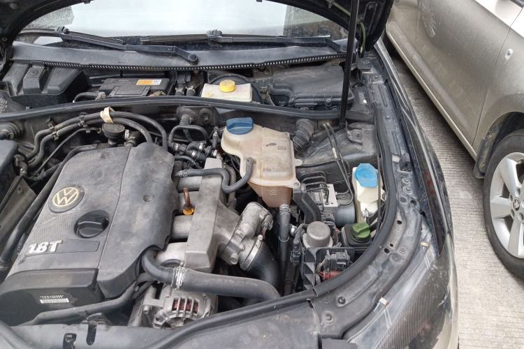 Used Volkswagen Passat 2009 1.8T Automatic Luxury Edition Engine Bay Left