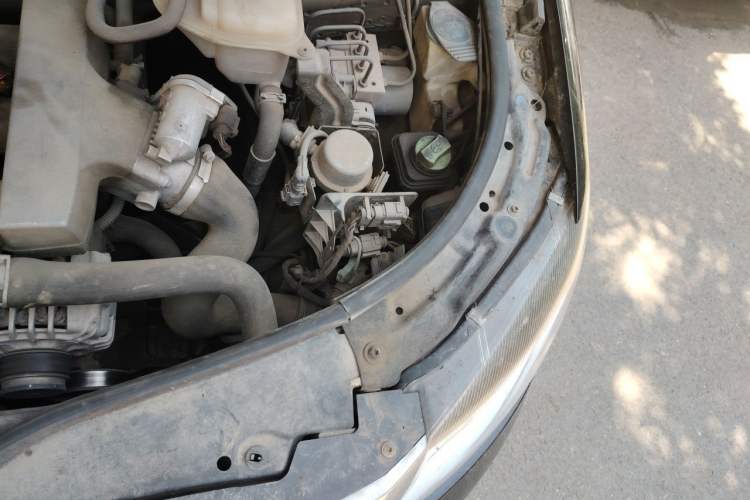 Used Volkswagen Passat 2009 1.8T Automatic Luxury Edition Engine Bay Left