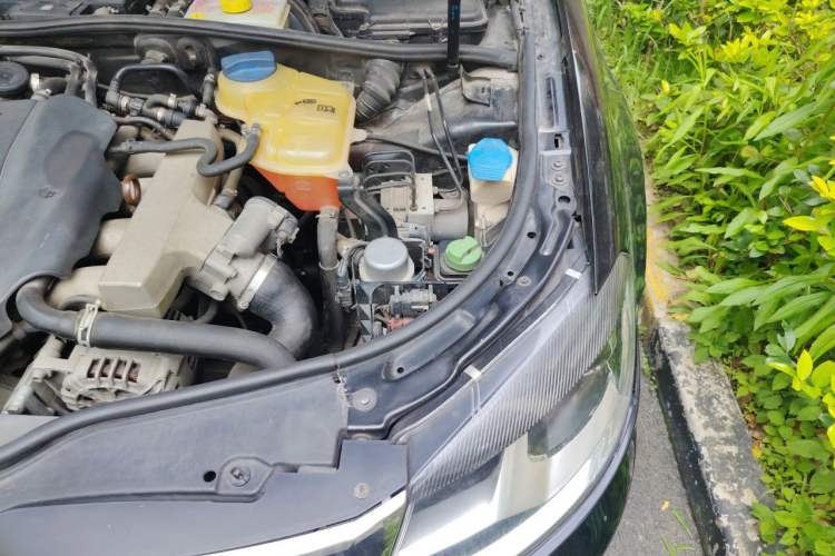 Used Volkswagen Passat 2009 1.8T Automatic Luxury Edition Engine Bay Left