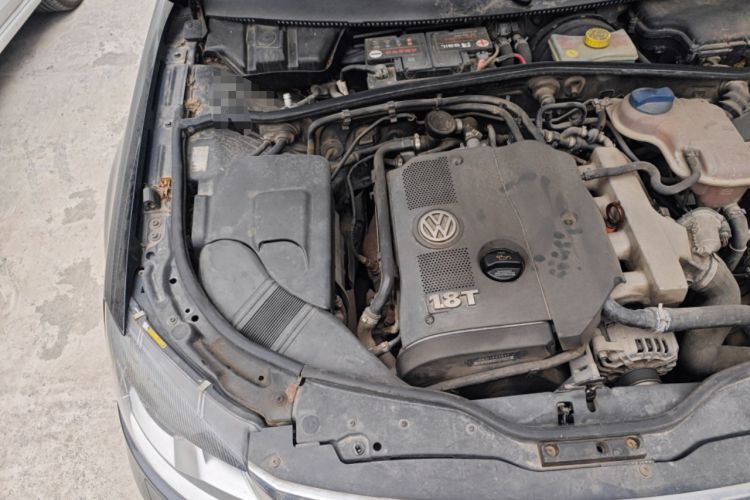 Used Volkswagen Passat 2009 1.8T Automatic Zunjie Model Engine Bay Right