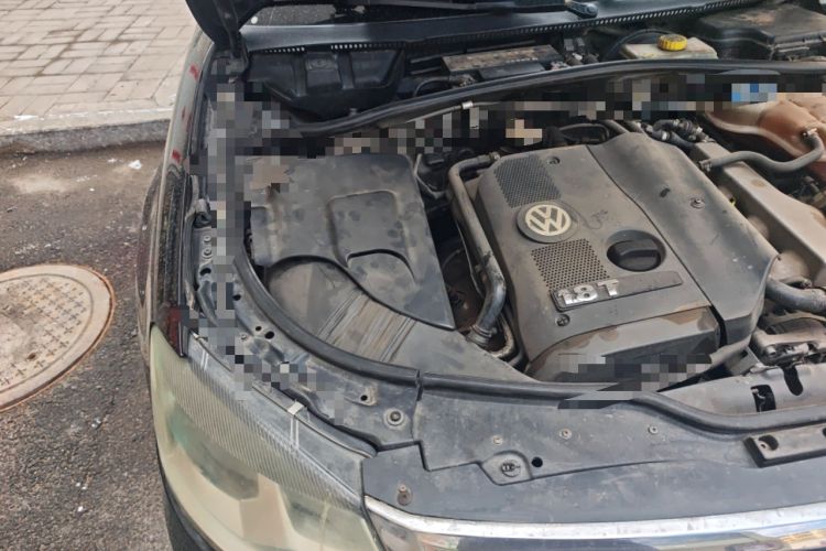 Used Volkswagen Passat 2009 1.8T Automatic Luxury Edition Engine Bay Right