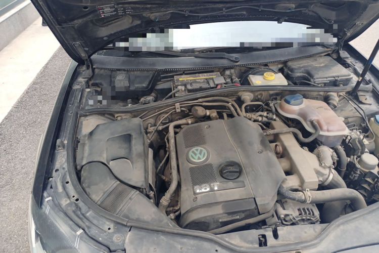 Used Volkswagen Passat 2009 1.8T Automatic Prestige Model Engine Bay Right