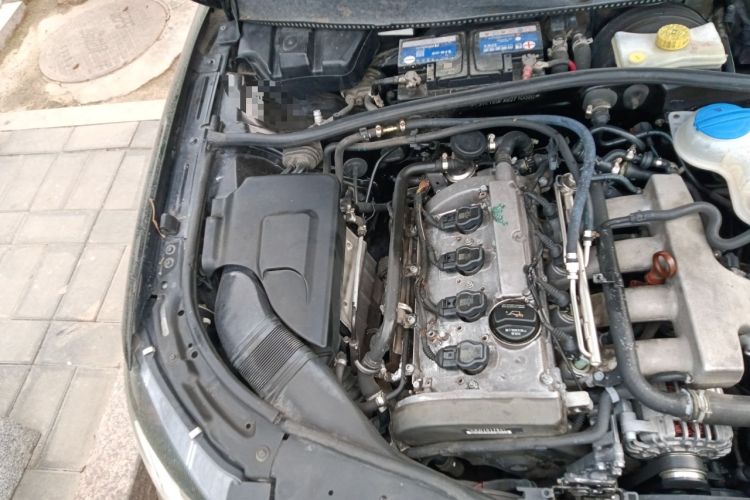 Used Volkswagen Passat 2009 1.8T Automatic Luxury Edition Engine Bay Right