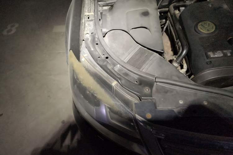 Used Volkswagen Passat 2009 1.8T Automatic Zunjie Model Engine Bay Right