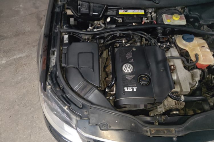 Used Volkswagen Passat 2009 1.8T Automatic Zunjie Model Engine Bay Right
