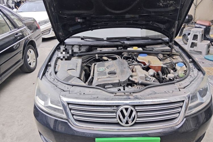 Used Volkswagen Passat 2009 1.8T Automatic Luxury Edition Engine Bay Right