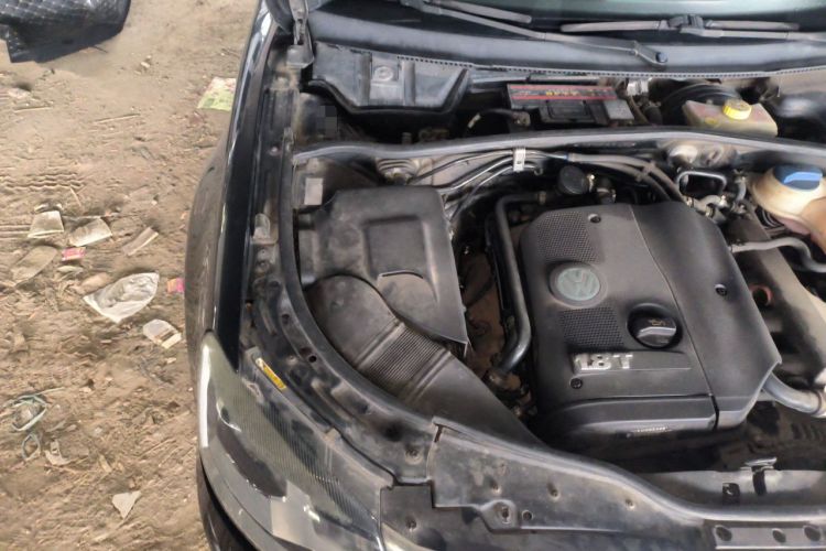 Used Volkswagen Passat 2009 1.8T Automatic Luxury Edition Engine Bay Right