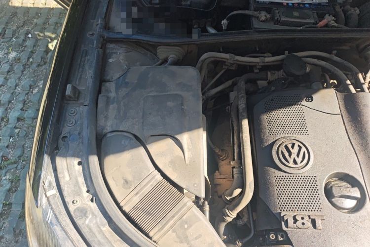 Used Volkswagen Passat 2009 1.8T Automatic Luxury Edition Engine Bay Right