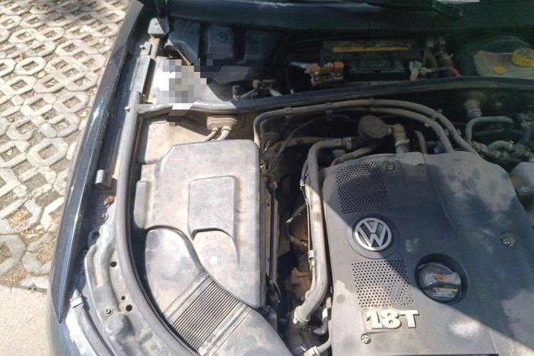 Used Volkswagen Passat 2009 1.8T Automatic Luxury Edition Engine Bay Right