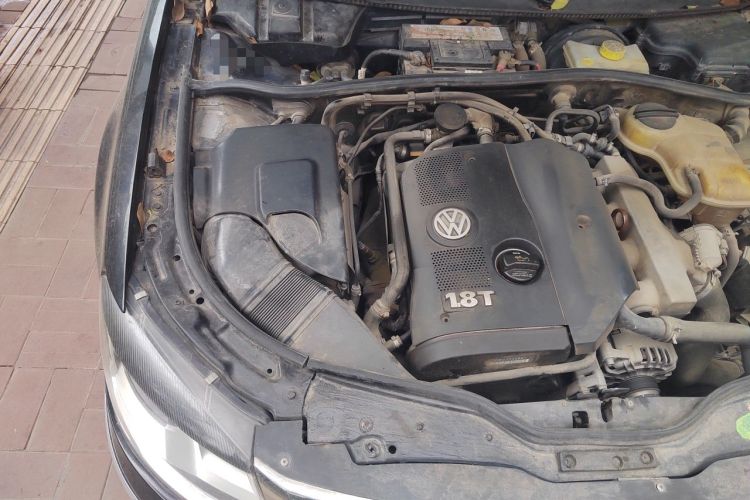 Used Volkswagen Passat 2009 1.8T Automatic Luxury Edition Engine Bay Right