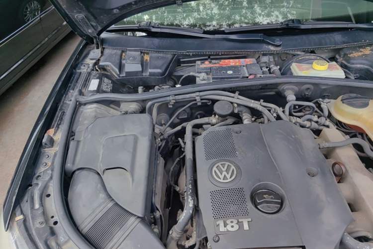 Used Volkswagen Passat 2009 1.8T Automatic Luxury Edition Engine Bay Right