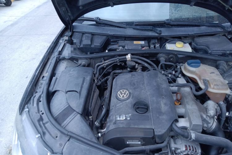 Used Volkswagen Passat 2009 1.8T Automatic Luxury Edition Engine Bay Right