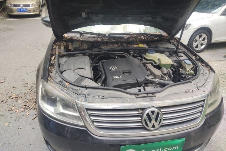 Used Volkswagen Passat 2009 1.8T Manual Luxury Model Engine Bay Right