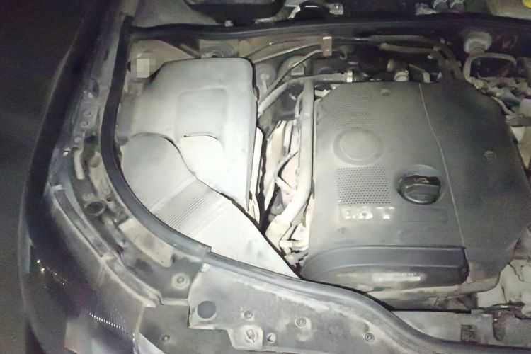 Used Volkswagen Passat 2009 1.8T Automatic Luxury Edition Engine Bay Right