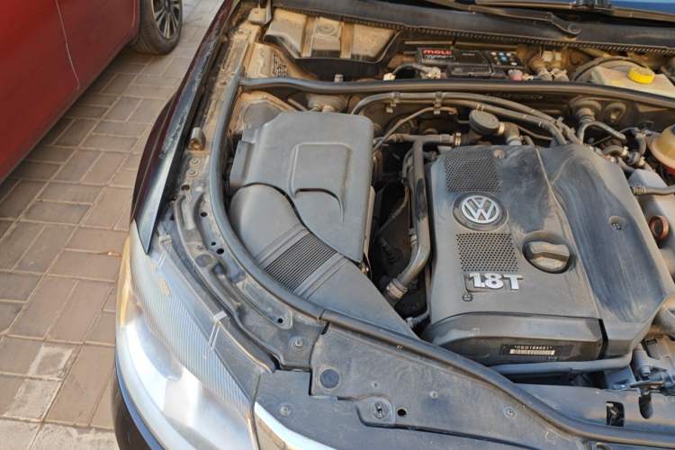 Used Volkswagen Passat 2009 1.8T Manual Luxury Model Engine Bay Right