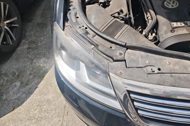 Used Volkswagen Passat 2009 1.8T Automatic Zunjie Model Engine Bay Right