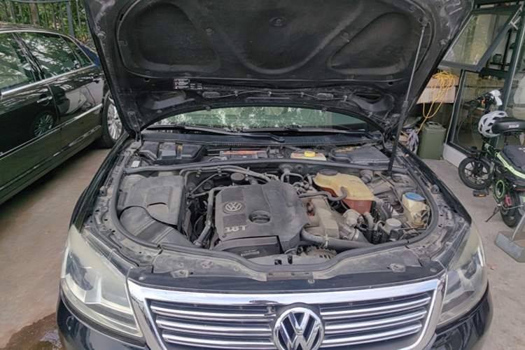 Used Volkswagen Passat 2009 1.8T Automatic Luxury Edition Engine Bay