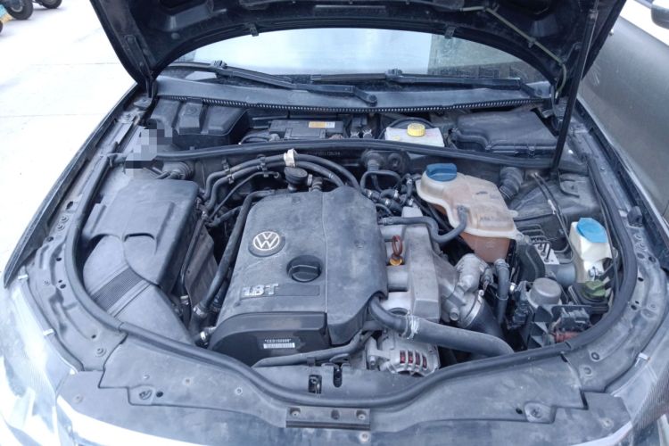 Used Volkswagen Passat 2009 1.8T Automatic Luxury Edition Engine Bay