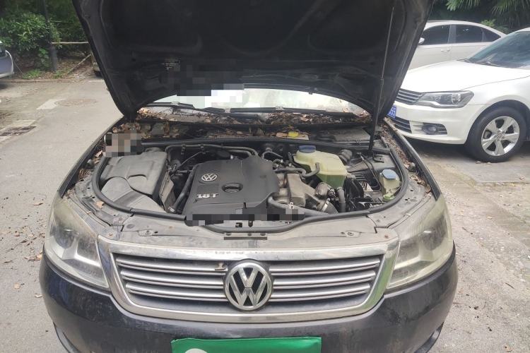 Used Volkswagen Passat 2009 1.8T Manual Luxury Model Engine Bay