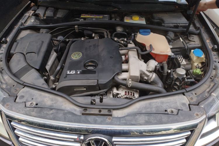 Used Volkswagen Passat 2009 1.8T Automatic Zunjie Model Engine Bay