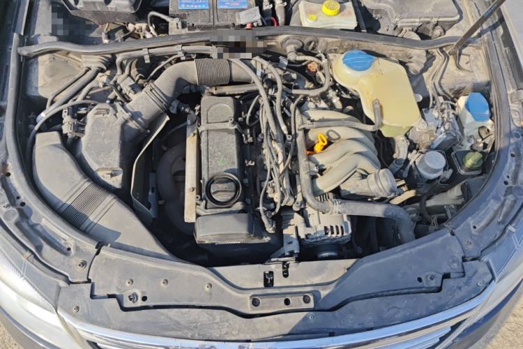 Used Volkswagen Passat 2009 2.0L MFI Automatic Luxury Edition Engine Bay