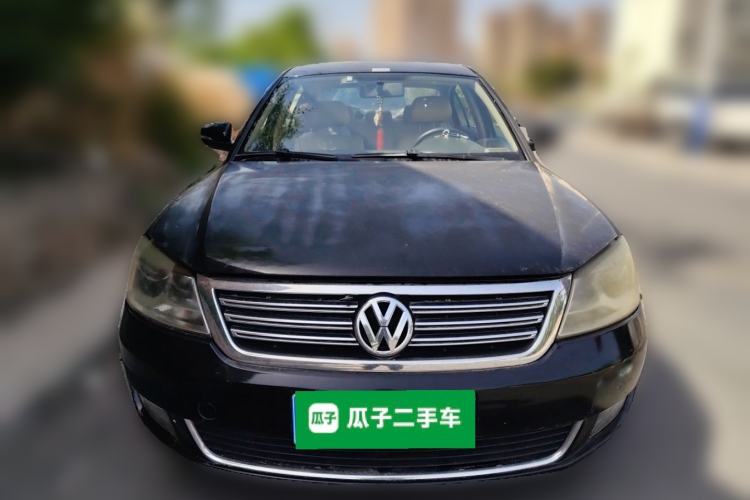 Used Volkswagen Passat 2009 2.0L MFI Manual Luxury Edition Front