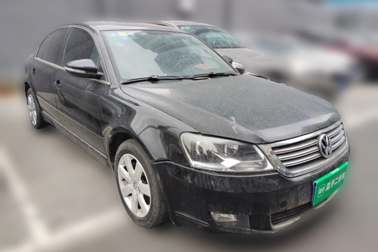 Used Volkswagen Passat 2009 2.0L MFI Manual Luxury Edition Front Right 45 Deg