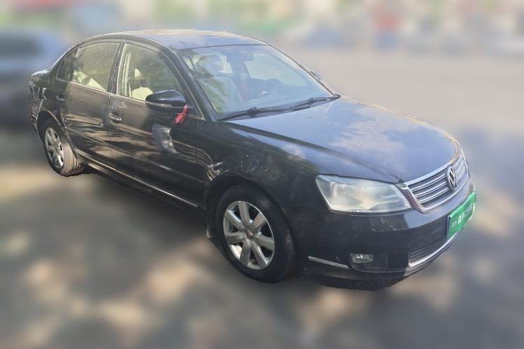 Used Volkswagen Passat 2009 2.0L MFI Automatic Luxury Edition Front Right 45 Deg