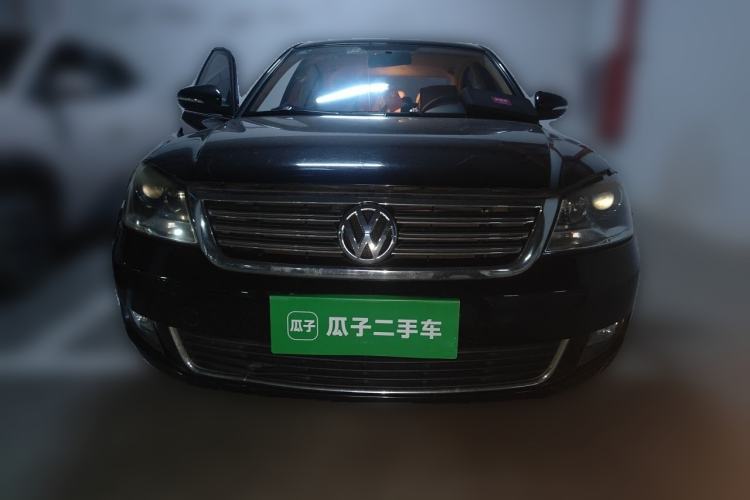 Used Volkswagen Passat 2009 2.0L MFI Manual Luxury Edition Front
