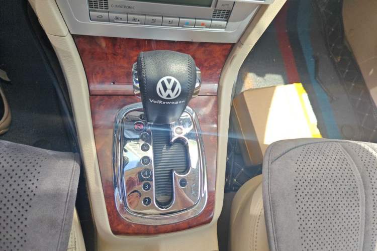 Used Volkswagen Passat 2009 1.8T Automatic Prestige Model Gear Lever