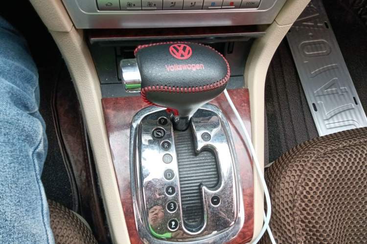Used Volkswagen Passat 2009 1.8T Automatic Luxury Edition Gear Lever