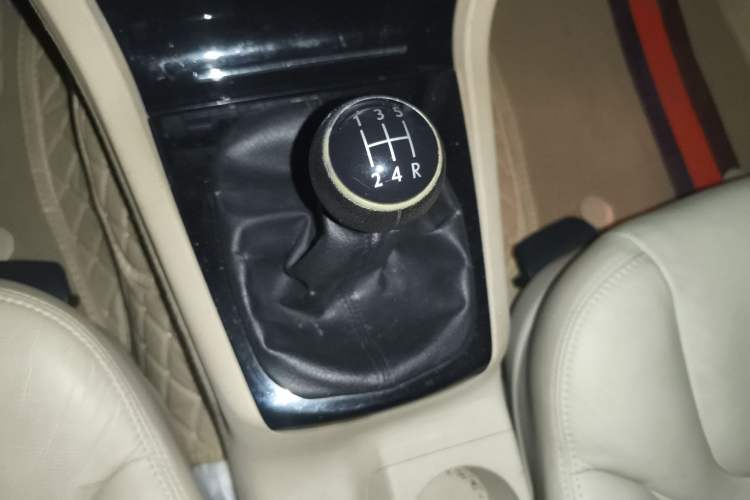 Used Volkswagen Passat 2009 1.8T Manual Luxury Model Gear Lever