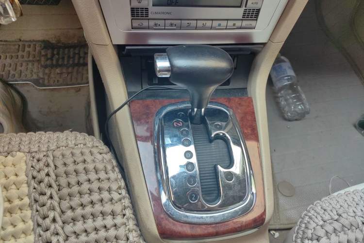 Used Volkswagen Passat 2009 1.8T Automatic Luxury Edition Gear Lever