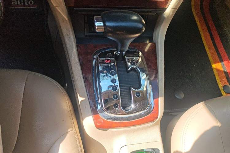 Used Volkswagen Passat 2009 1.8T Automatic Luxury Edition Gear Lever