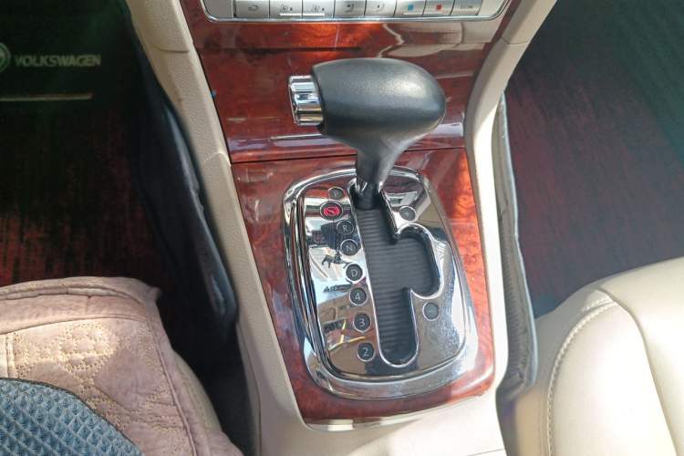 Used Volkswagen Passat 2009 1.8T Automatic Luxury Edition Gear Lever