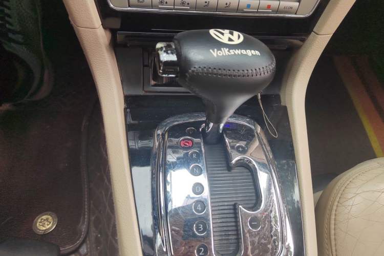 Used Volkswagen Passat 2009 1.8T Automatic Luxury Edition Gear Lever