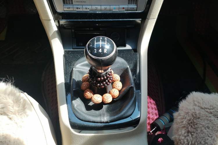Used Volkswagen Passat 2009 1.8T Manual Luxury Model Gear Lever