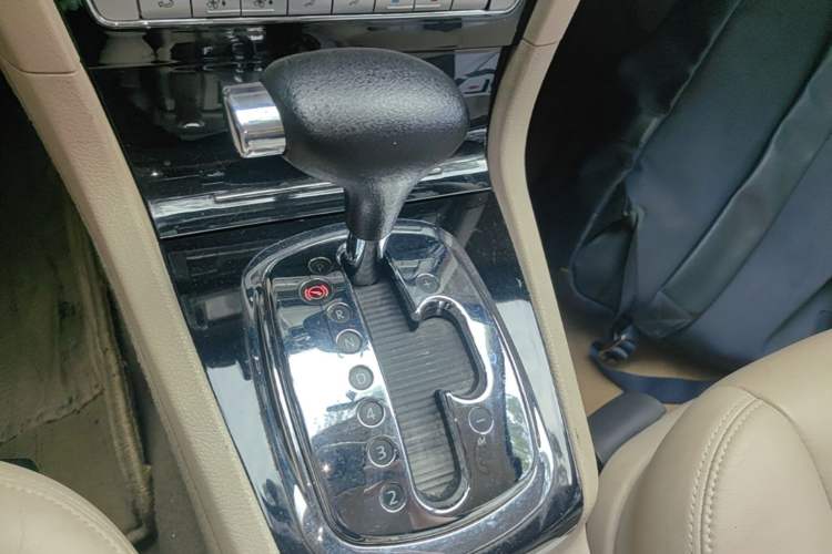 Used Volkswagen Passat 2009 1.8T Automatic Luxury Edition Gear Lever