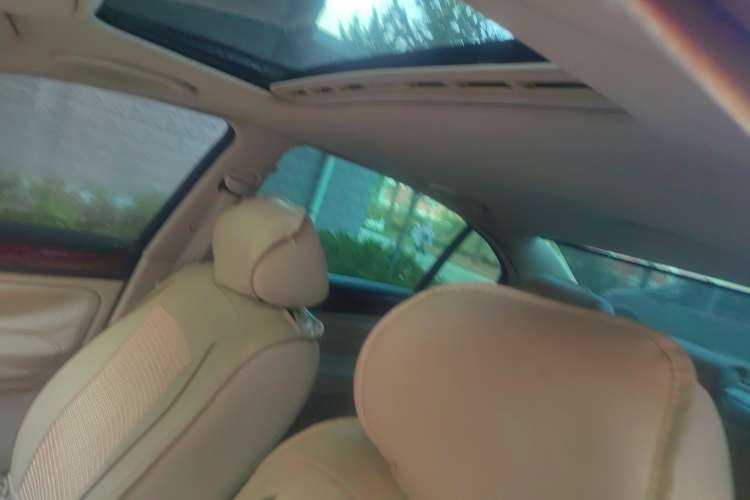 Used Volkswagen Passat 2009 1.8T Automatic Luxury Edition Headliner